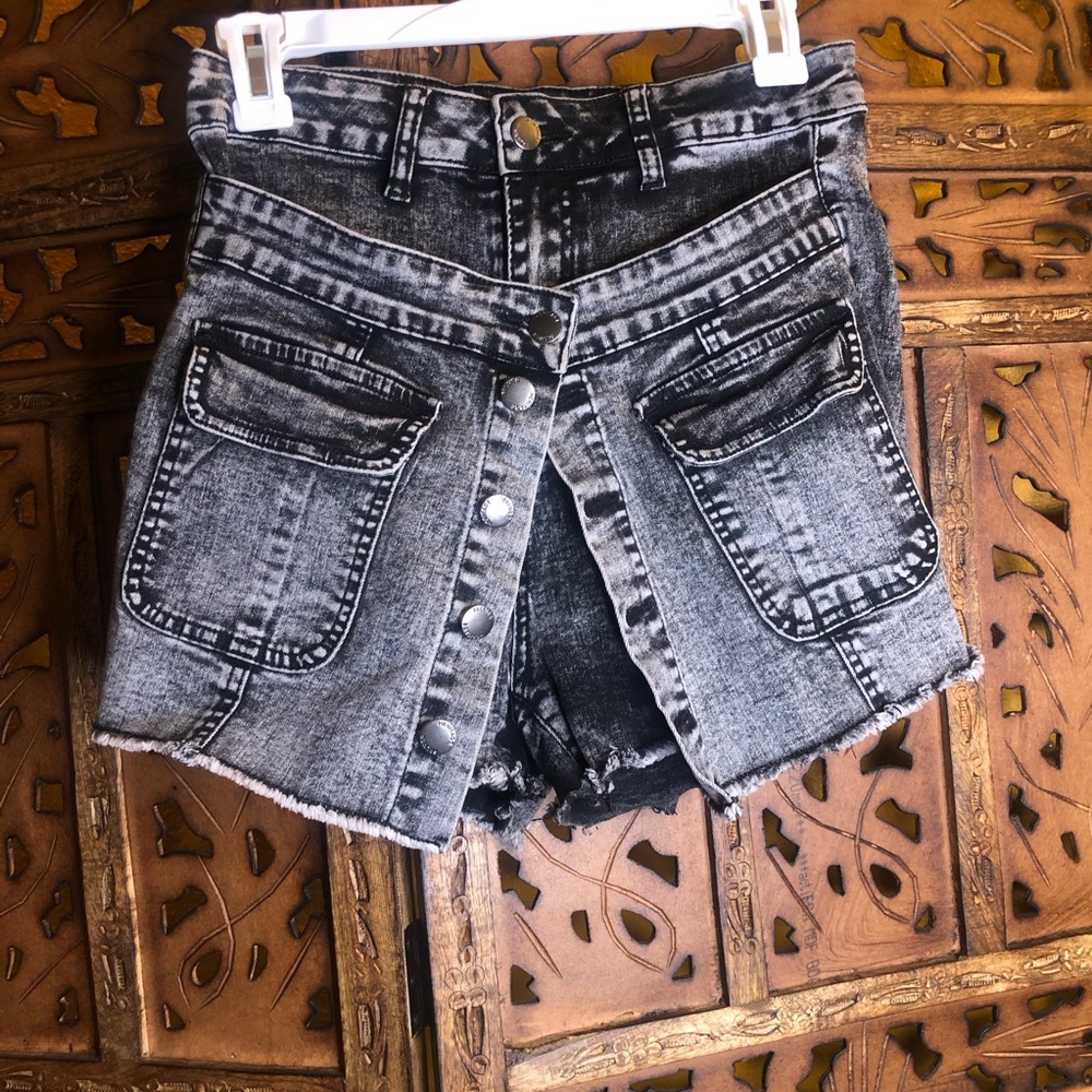 Rare styled skorts worn once for photoshoot